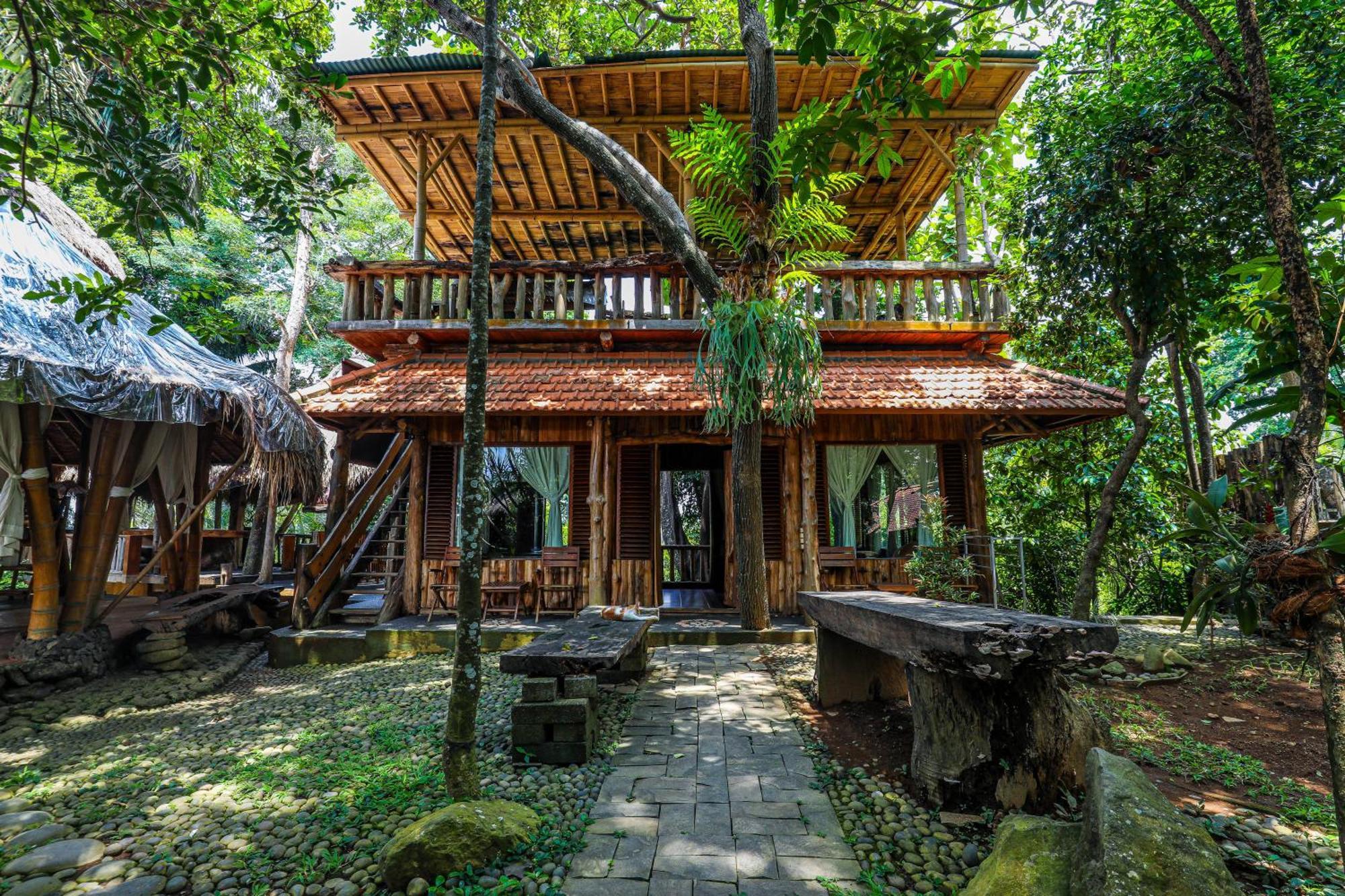 Omunity Bali Hotel Singaraja Exterior foto