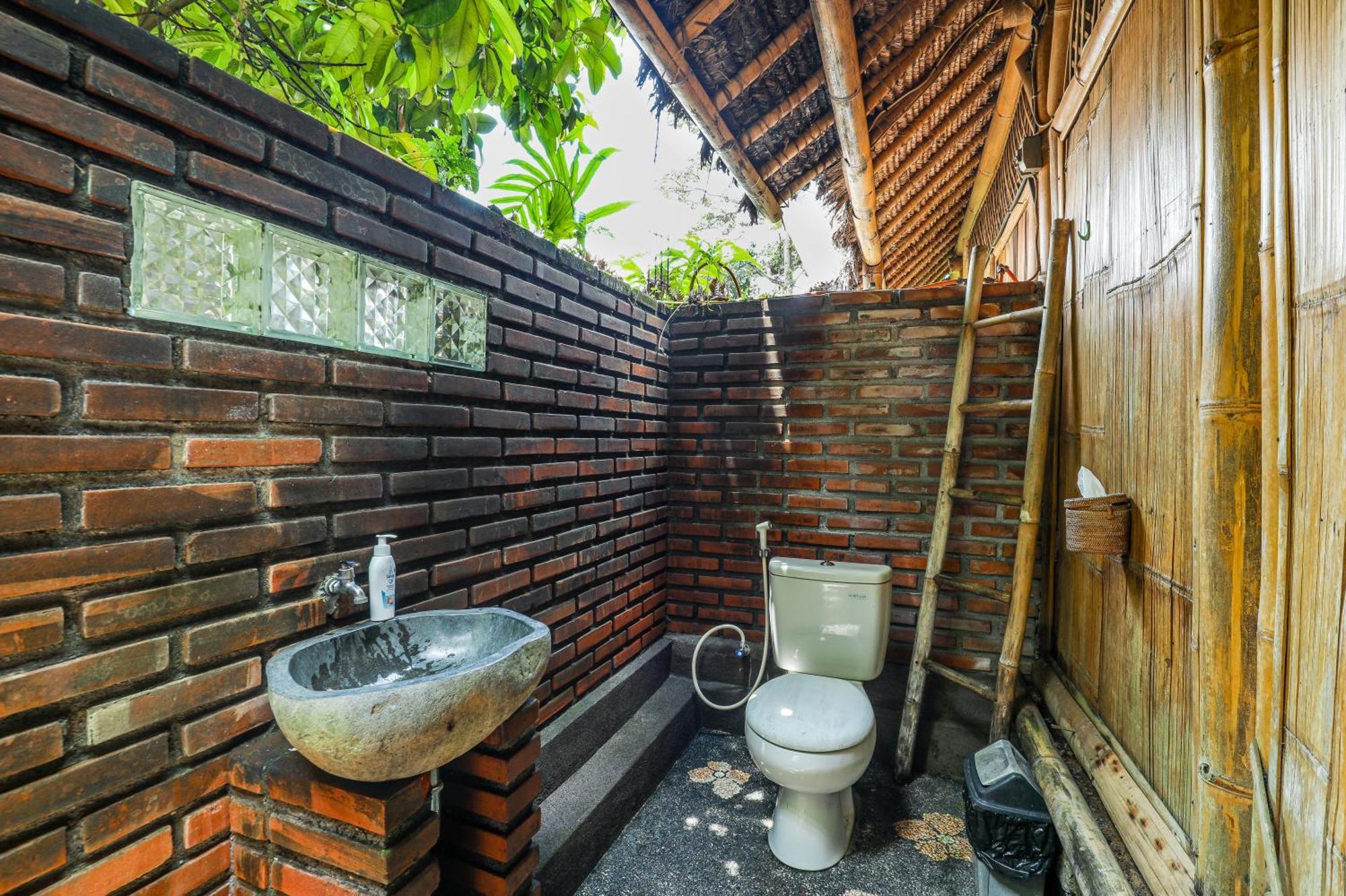 Omunity Bali Hotel Singaraja Exterior foto