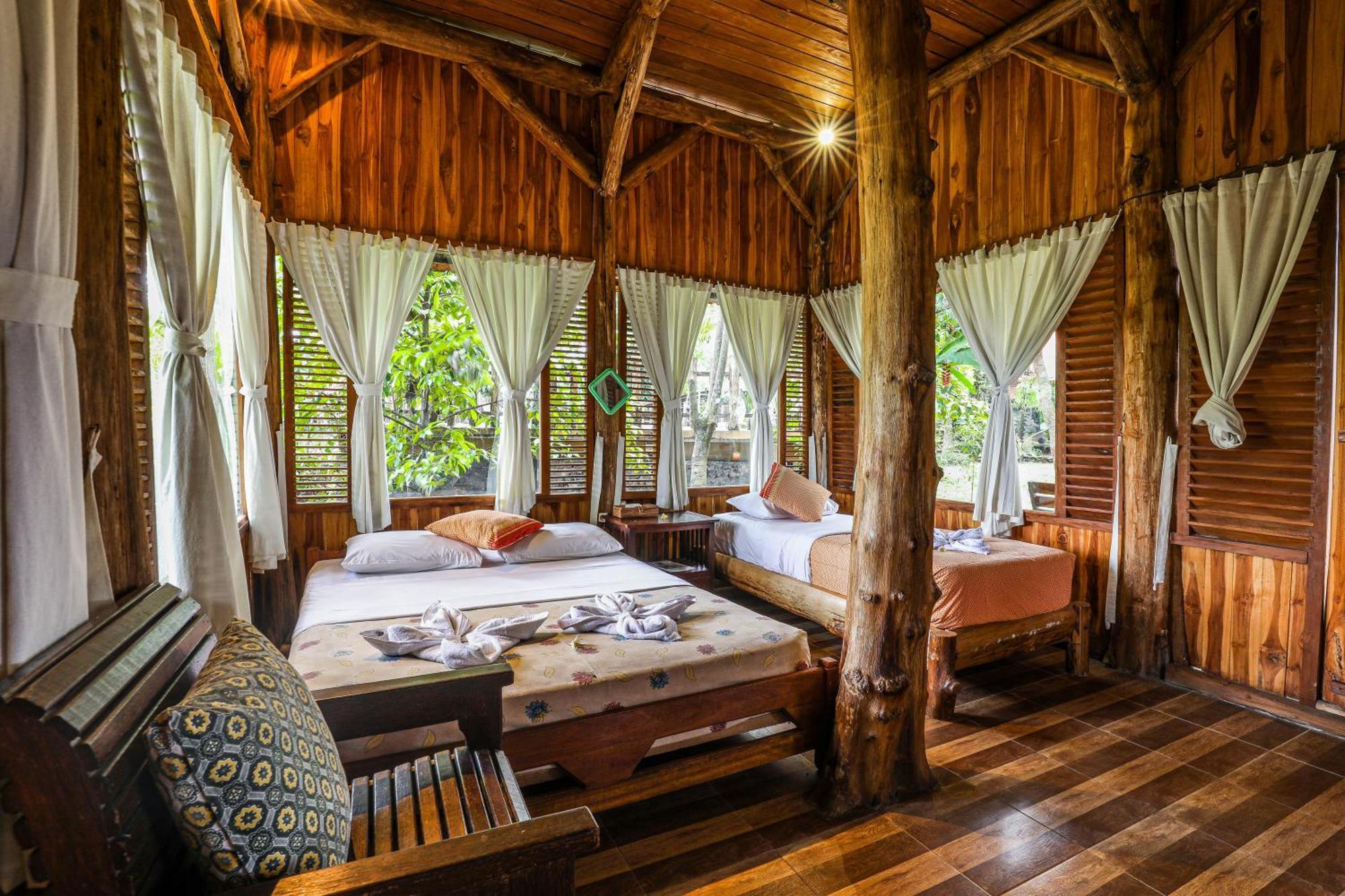 Omunity Bali Hotel Singaraja Exterior foto