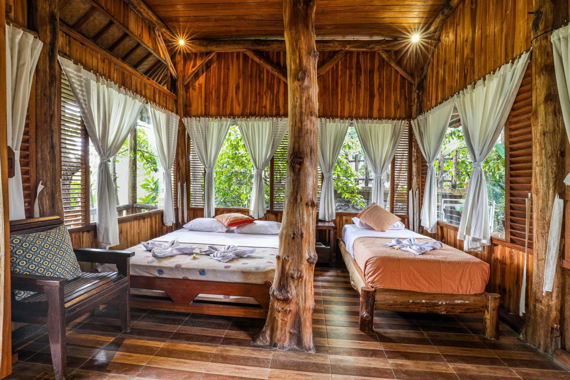 Omunity Bali Hotel Singaraja Exterior foto